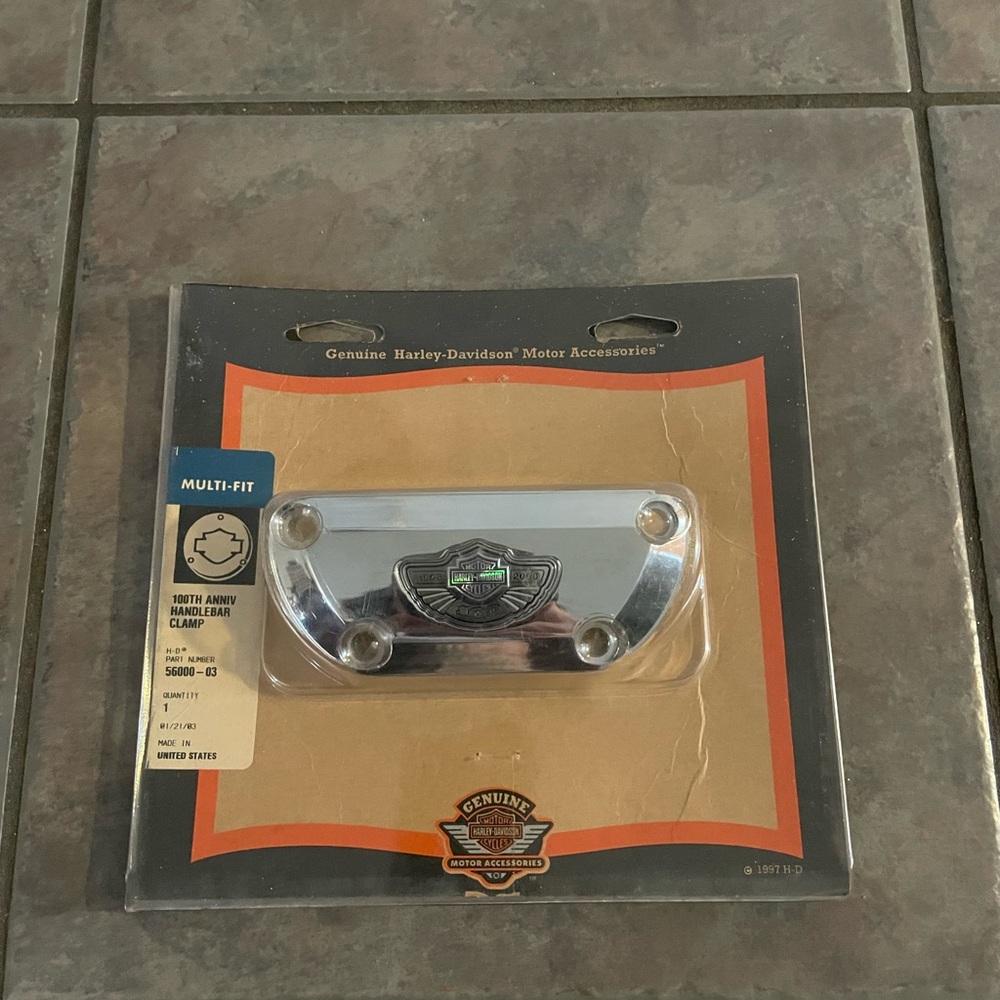 NEW Harley-Davidson 100th‎ Anniversary Handlebar Clamp P/N 56000-03
